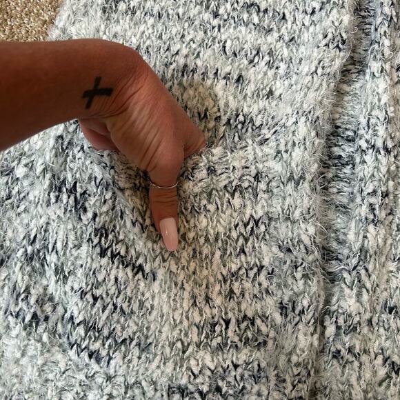 Madison Lilly cardigan sweater open front pockets eyelash gray white SZ MD - Picture 6 of 11